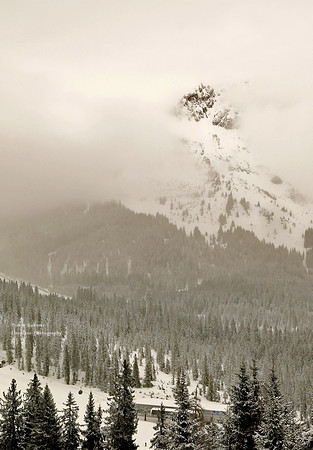 Hole in the fog - a bit closer -Hochkoenig