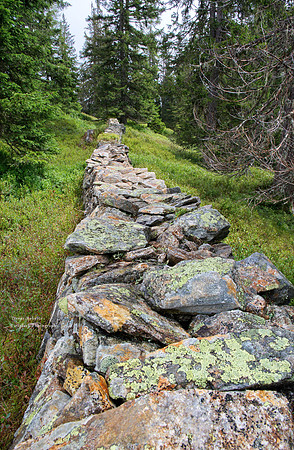 Dry stone wall