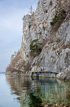 Tiefe Wasser am Fuss des Traunsteins