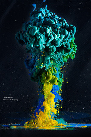 Colourful Microcosm from complex currents