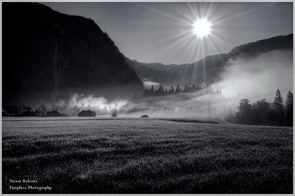 Rising sun burning away the morning mist : Gössl B&W 2018