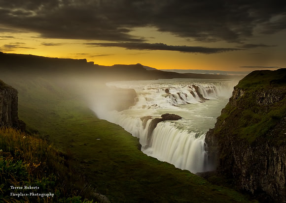 Gullfoss. Late at night and all alone at the waterfall