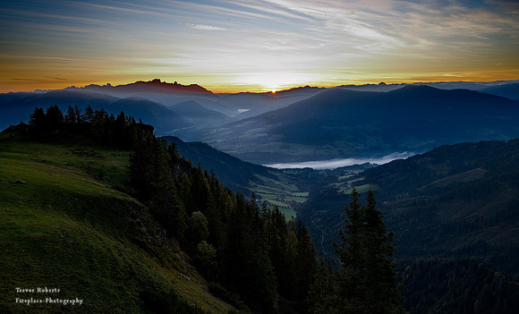 Mitterfeldalm: October 2021,  Sunrise