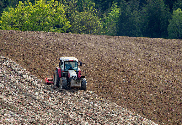 Smoothing out the big lumps after ploughing