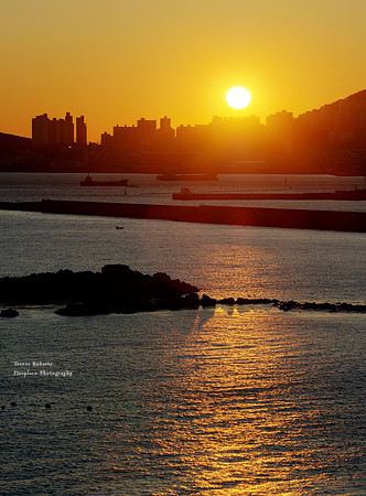 Sunset at Busan on the last day of 2019.