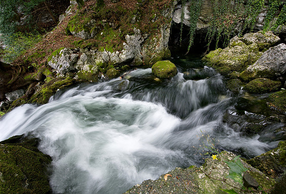 The source cave at Golling with the Schwarzbach gushing out of the nounatain 2