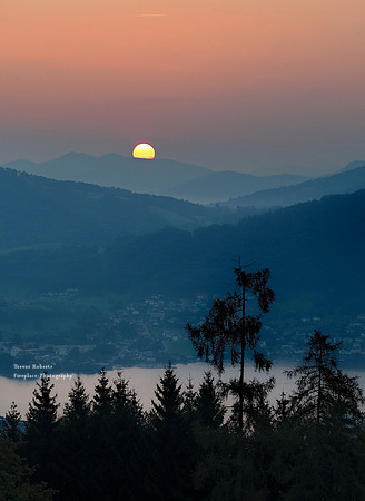 First glimpse of the sunrise at Gmundnerberg