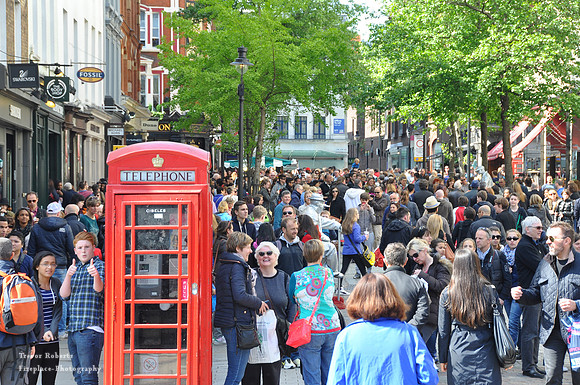 The masses outside Covent Gardens